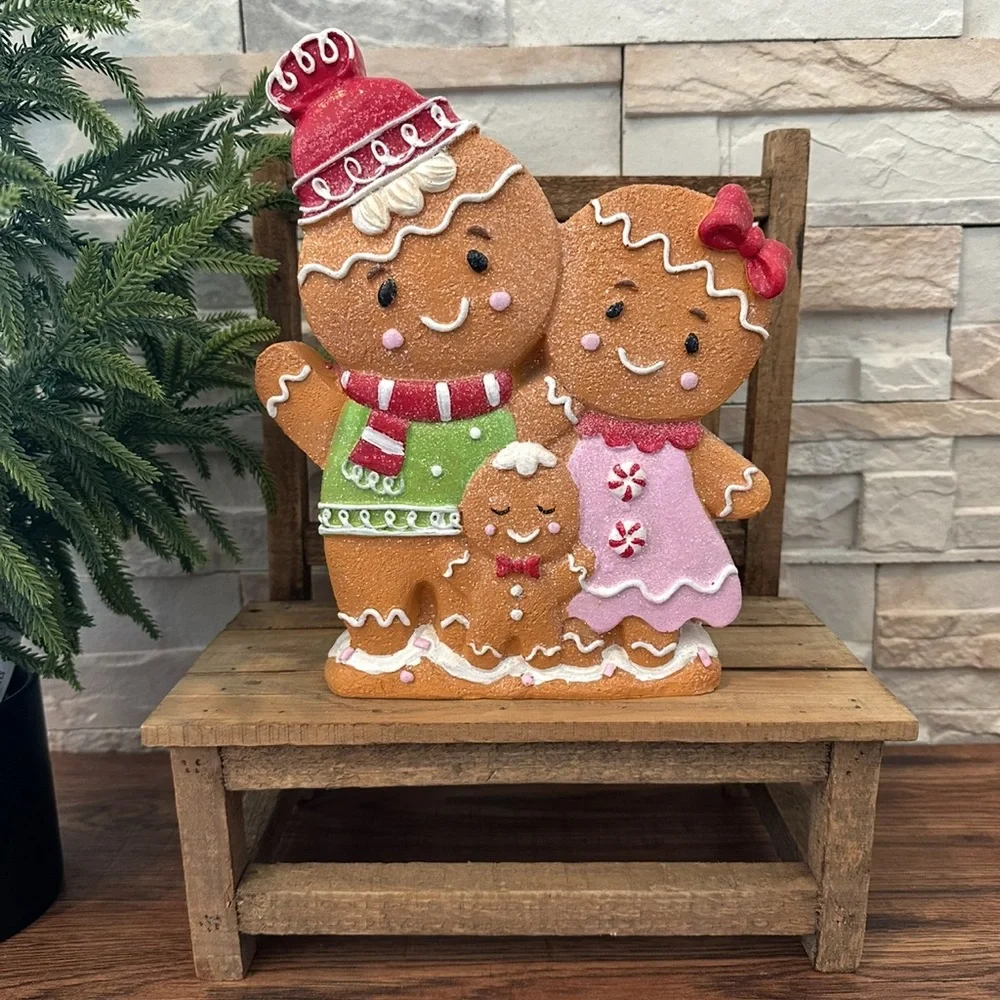 🆕 Festive Gingerbread Family Figurine – Resin Holiday Decor! - Picture 5 of 7